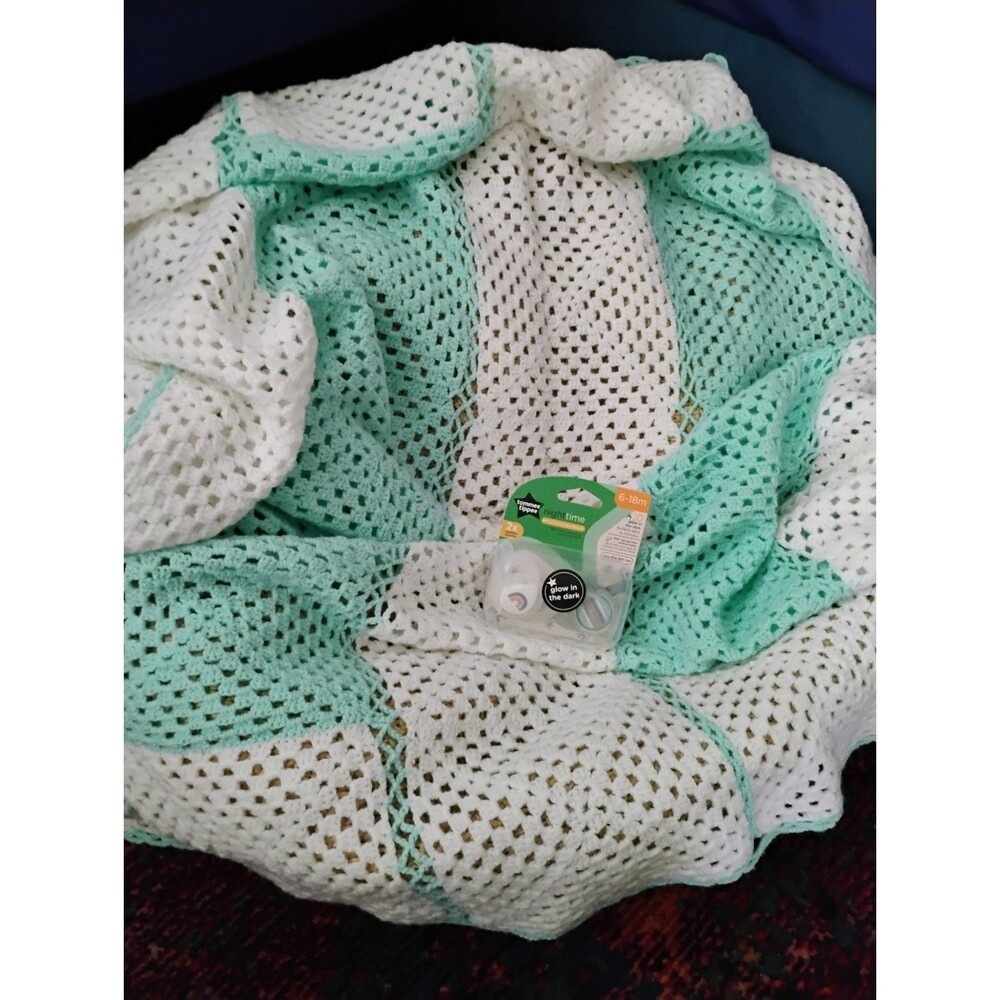 LARGE 50x35 Handmade Crochet Baby Blanket Mint Green + NEW Tommee Tippee 2-Pk
